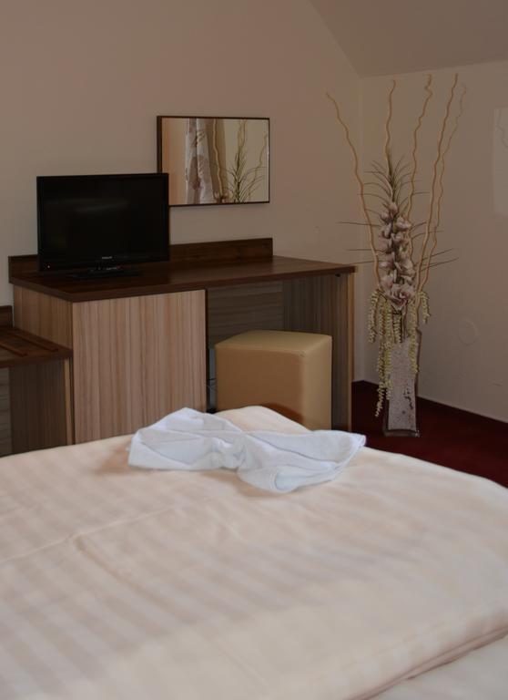 Hotel Koruna Karlstejn Room photo