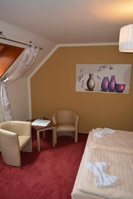 Hotel Koruna Karlstejn Room photo